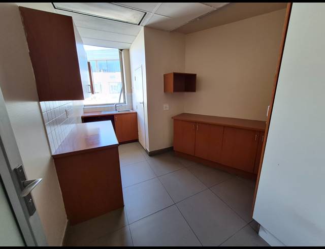296M² OFFICE TO LET IN RIVONIA